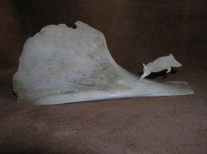 Sanglier - sculpture sur os animalière / Bone Carving