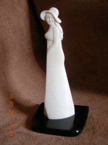 La dame au chapeau - sculptures