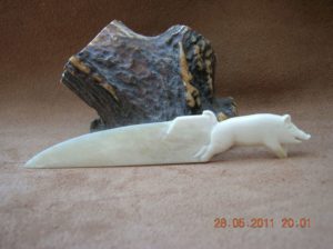 Le sanglier s'échappe / sculpture animalière sur os / Bone Carving