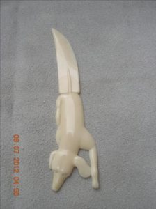 Le setter a une situation élevée - Sculpture sur os